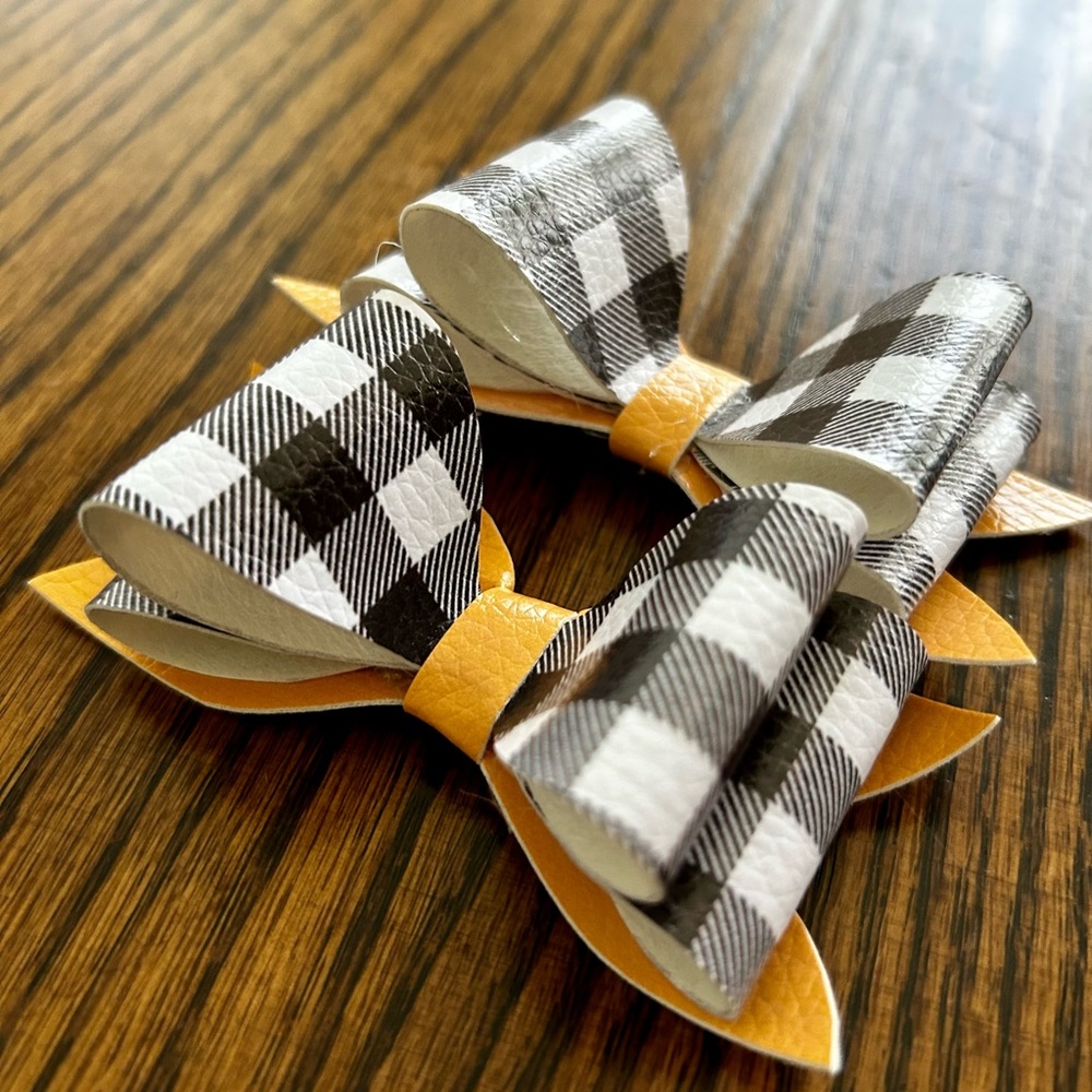 SOLD•Shoe Bow Clips - Picture 2 of 2